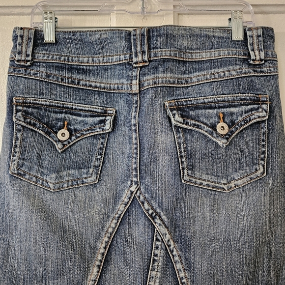 Younique Women’s Denim Mini Skirt 5-Pocket Design, Raw Hem Junior's Size 11 - Picture 4 of 8